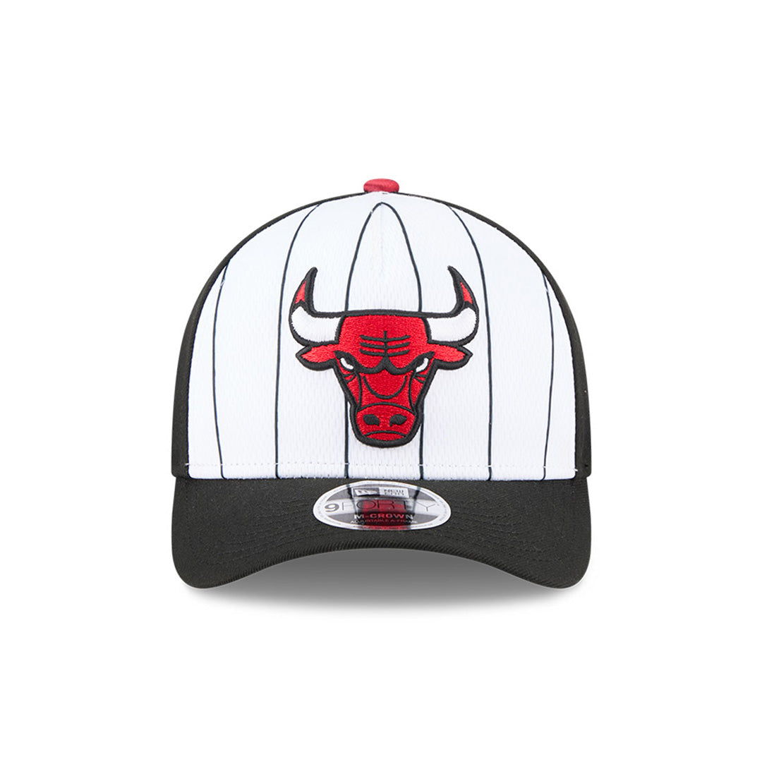 NBA TIP OFF 2025 CHICAGO BULLS 9FORTY BLACK M-CROWN AF CAP
