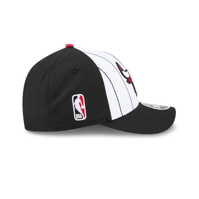 NBA TIP OFF 2025 CHICAGO BULLS 9FORTY BLACK M-CROWN AF CAP