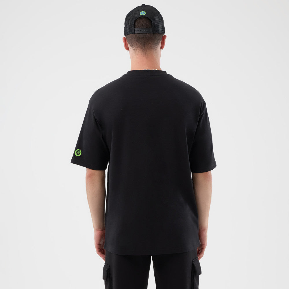 NEW ERA X NETFLIX SAKAMOTO DAYS WORDMARK BLACK OVERSIZED SHORT SLEEVE T-SHIRT