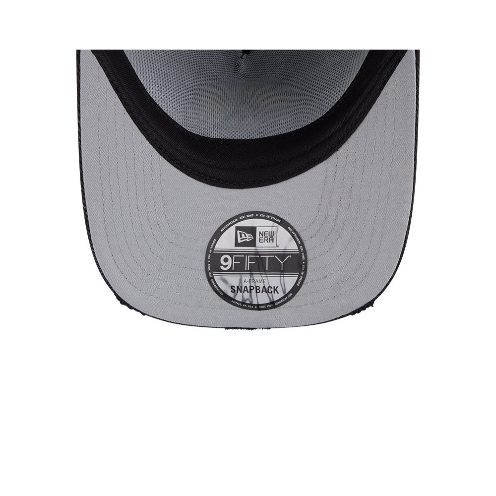 NEW ERA X POWERPUFF GIRLS BUBBLES DISTRESSED 2-TONE BLACK VISOR WASHED BLUE 9FIFTY AF PRE-CURVED CAP