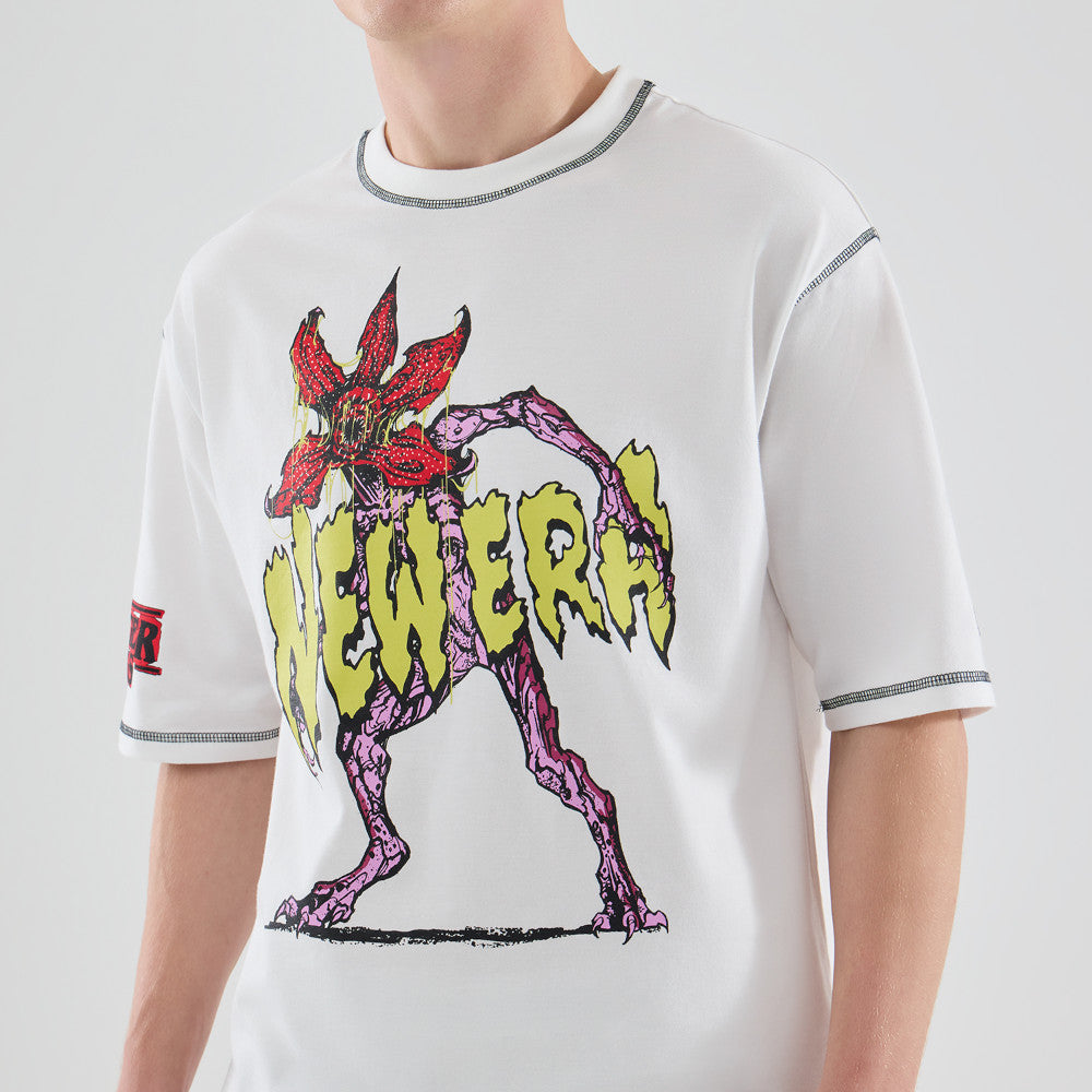 NEW ERA X NETFLIX STRANGER THINGS DEMOGORGON WHITE OVERSIZED SHORT SLEEVE T-SHIRT