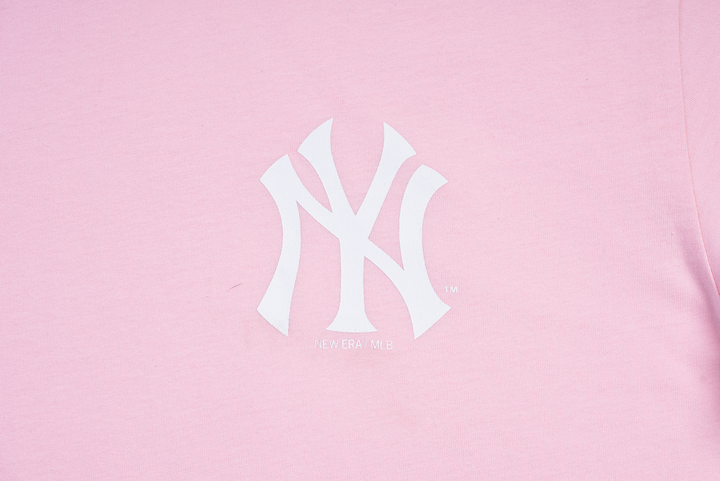 NEW YORK YANKEES ESSENTIAL PINK SHORT SLEEVE T-SHIRT – New