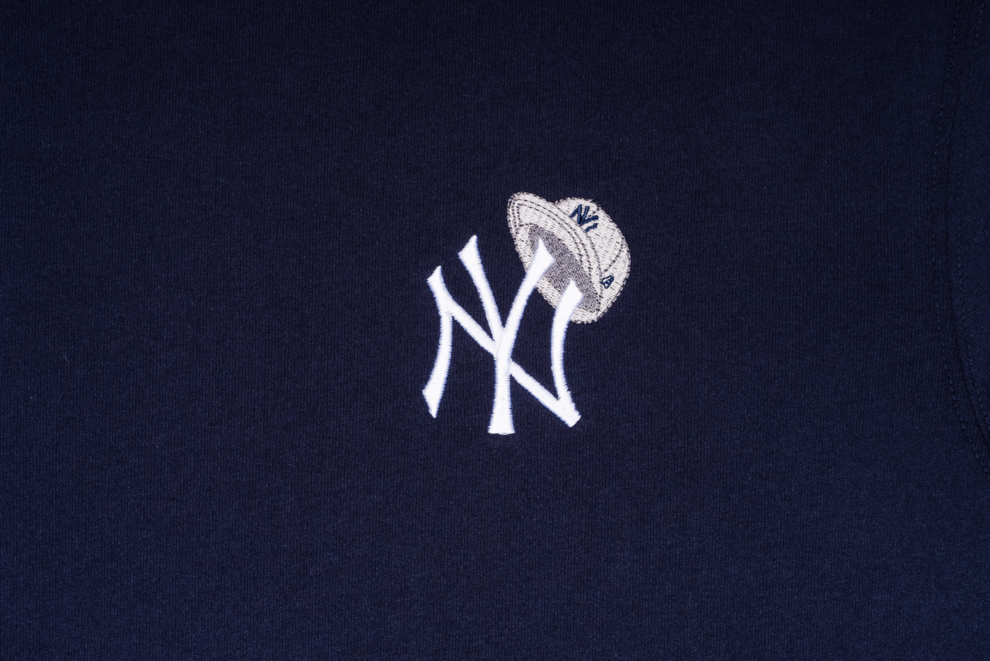 NEW YORK YANKEES NY MINI CAP NAVY SHORT SLEEVE T-SHIRT