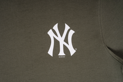 NEW YORK YANKEES CORE BASIC ARMY KHAKI  SHORT SLEEVE T-SHIRT