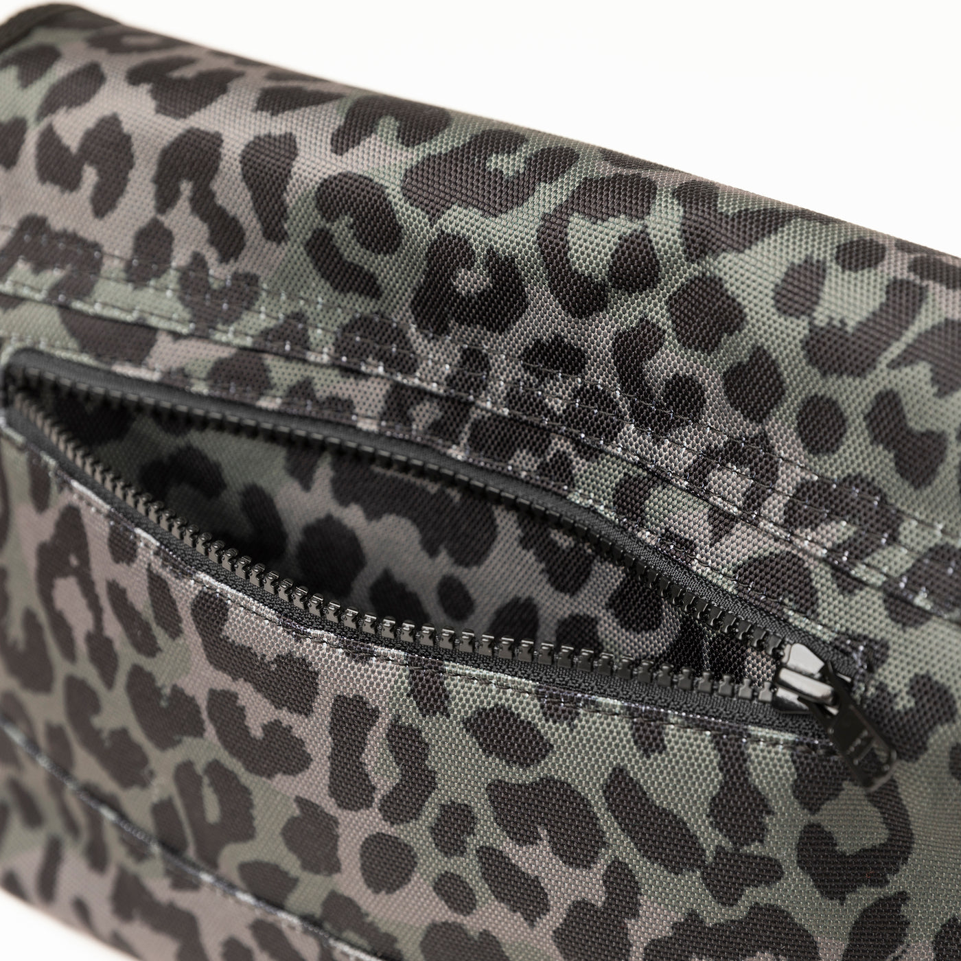 NEW ERA LEOCAMO BLACK DUFFLE