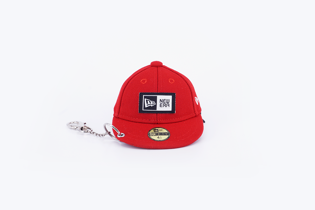 NEW ERA RED CAP POUCH ACCESSORY WITH FOLDABLE RECYCLE BAG