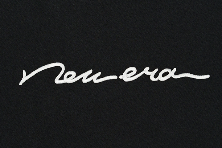 NEW ERA SCRIPT BLACK SHORT SLEEVE T-SHIRT