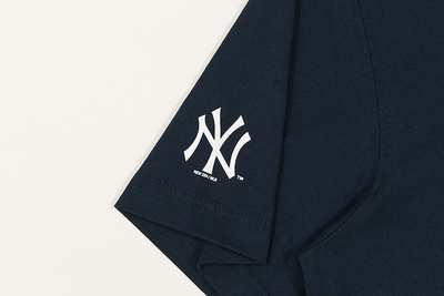 NEW YORK YANKEES MLB SPLIT LOGO NAVY SHORT SLEEVE T-SHIRT