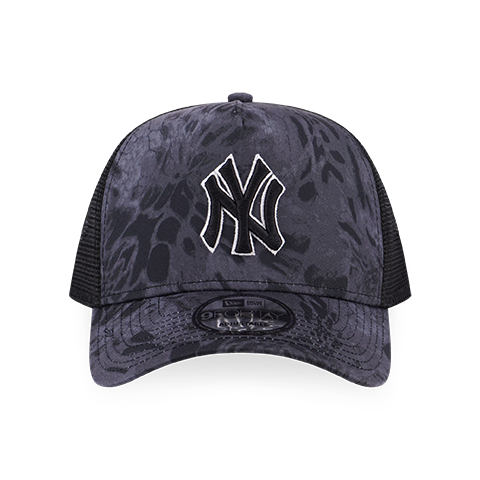 NEW YORK YANKEES PRYM1 CAMO® BLACK 9FORTY AF TRUCKER CAP