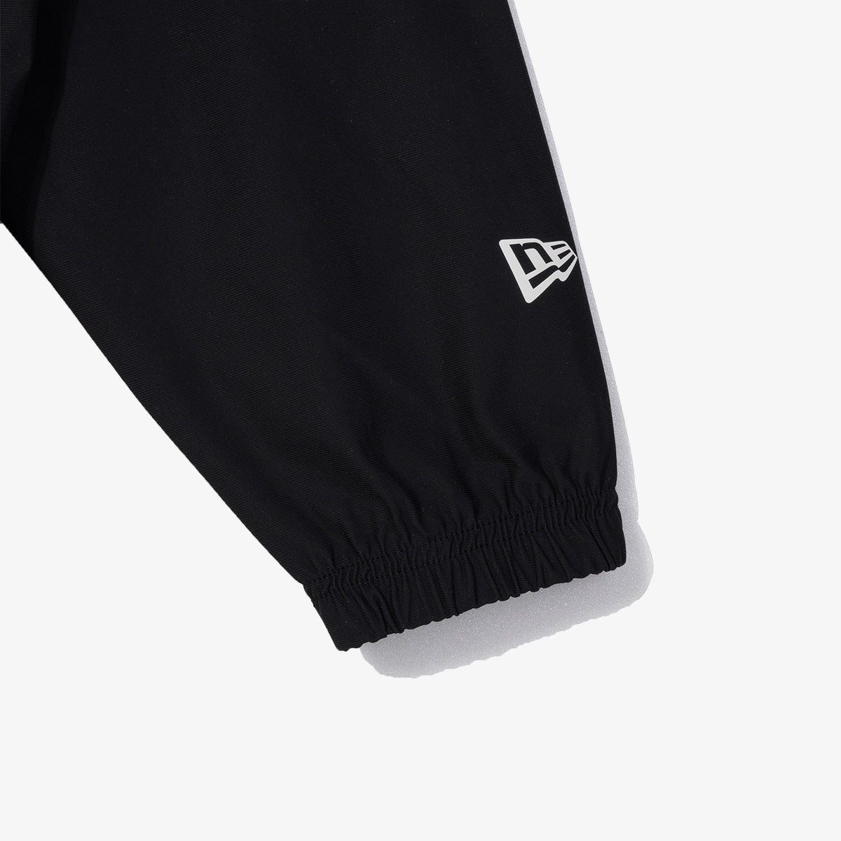 NEW ERA TECH TRAINING BLACK ZIP FRONT HOODIE