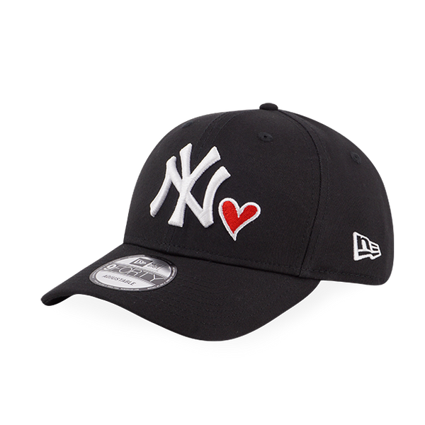 Yankee hat top with heart