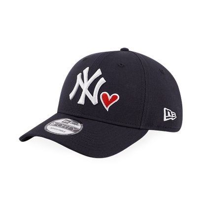 NEW YORK YANKEES HEART ESSENTIAL NAVY 9FORTY CAP
